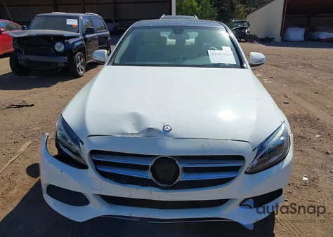 2015 Mercedes-Benz C 300 из США, поврежденный, VIN 55SWF4JB5FU076063